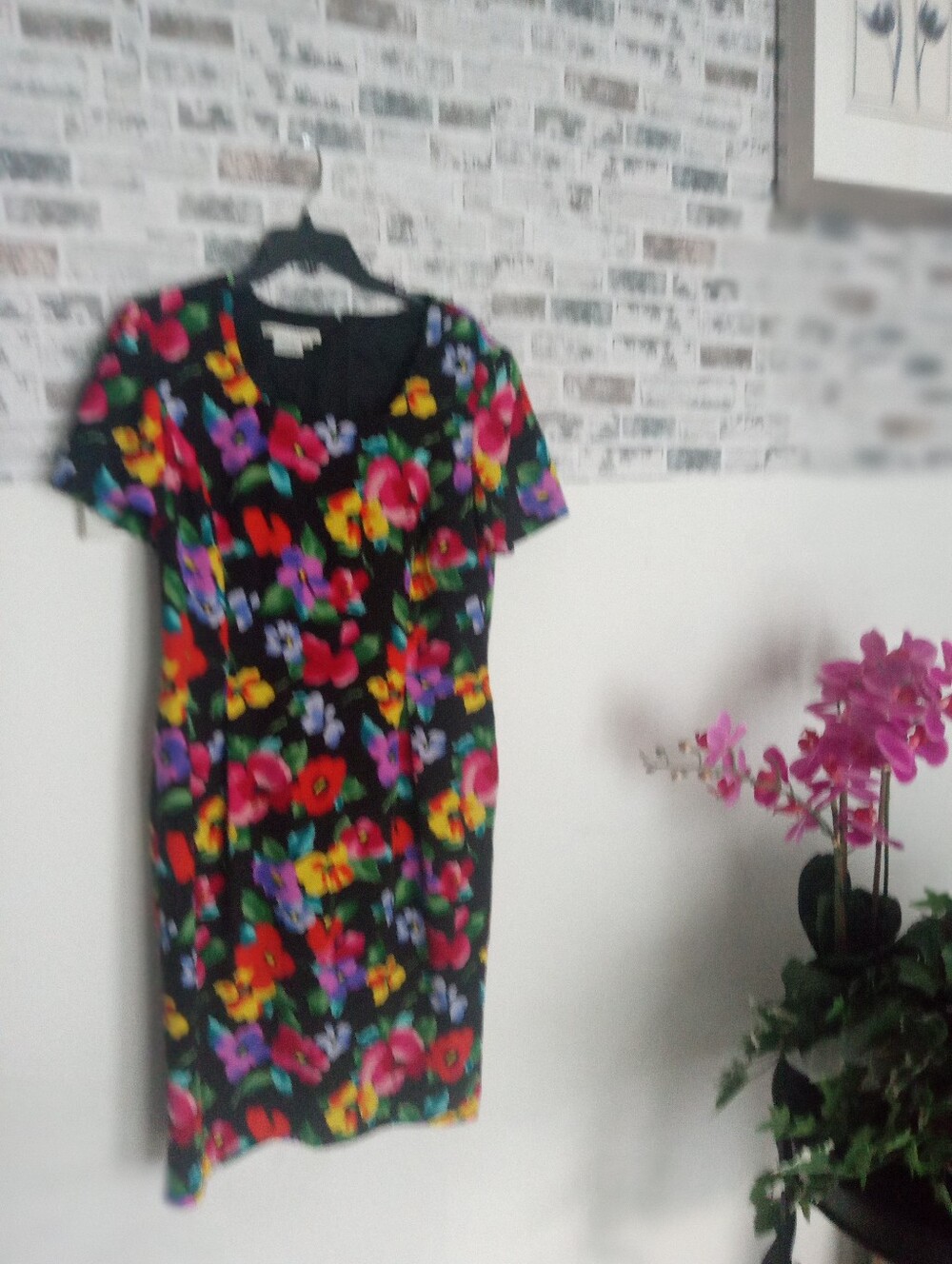 Floral Short-Sleeve Sheath Dress in Black with Multicolor Blooms
